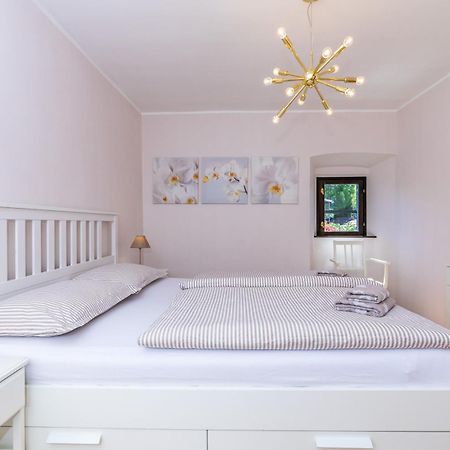 Apartments Lina Vrh  ภายนอก รูปภาพ