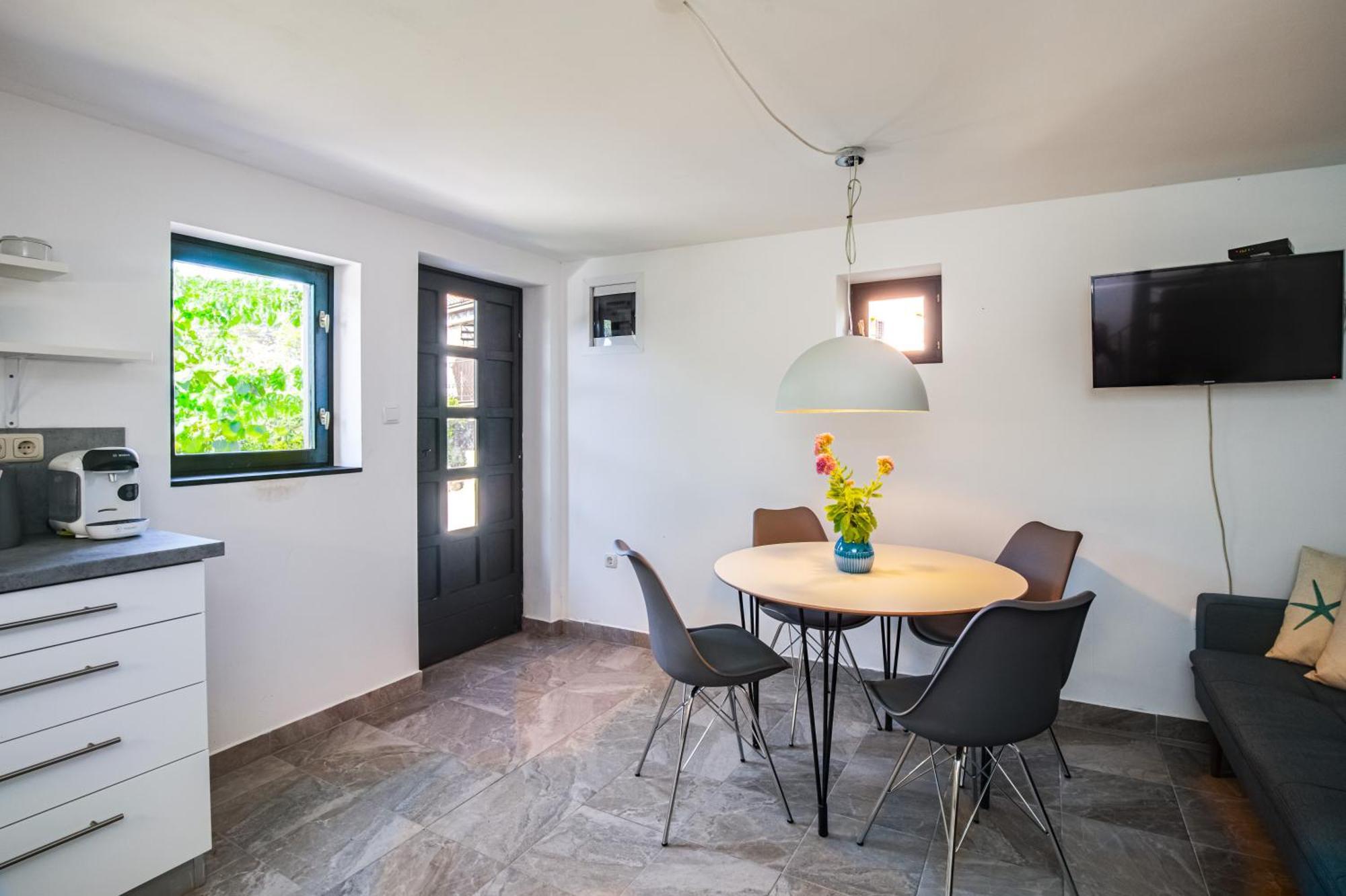 Apartments Lina Vrh  ภายนอก รูปภาพ