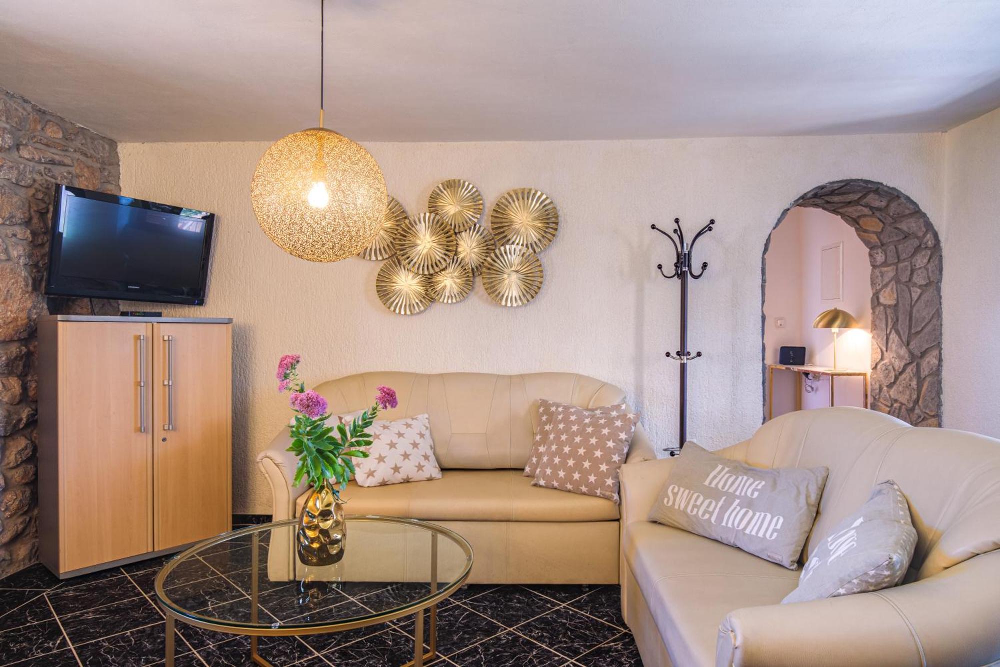 Apartments Lina Vrh  ภายนอก รูปภาพ